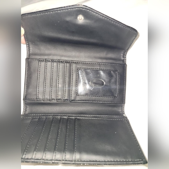 Black and Silver Guess Wallet - Picture 6 of 10